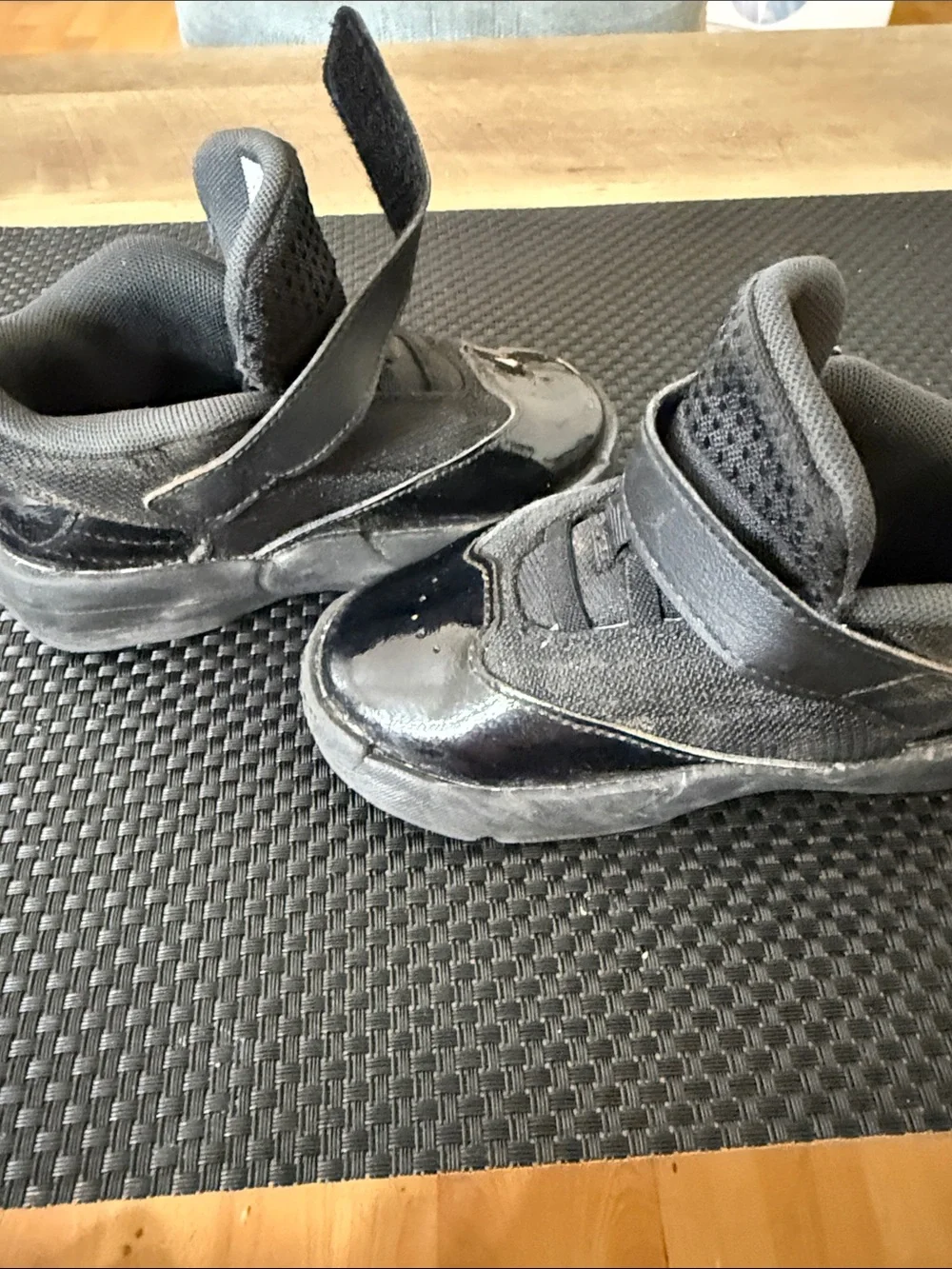 Jordan Toddler/Youth Black Patent Hook-and-Loop Dress Sneakers